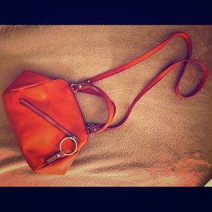 🔸 Tommy Hilfiger Crossbody 🔸